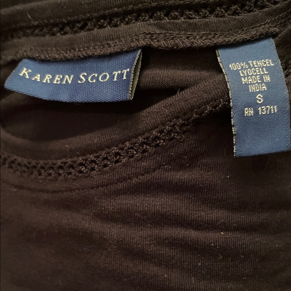 Karen, Scott size small black short sleeve T-shirt with crew neck - Picture 3 of 4